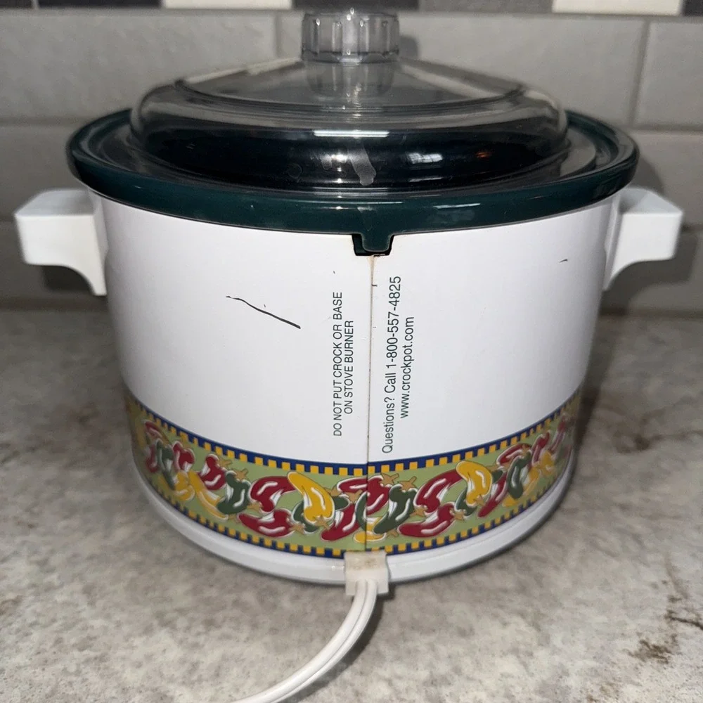 Rival Crock Pot 3122 Slow Cooker 2 Quart Vintage Pepper Design Works White Green